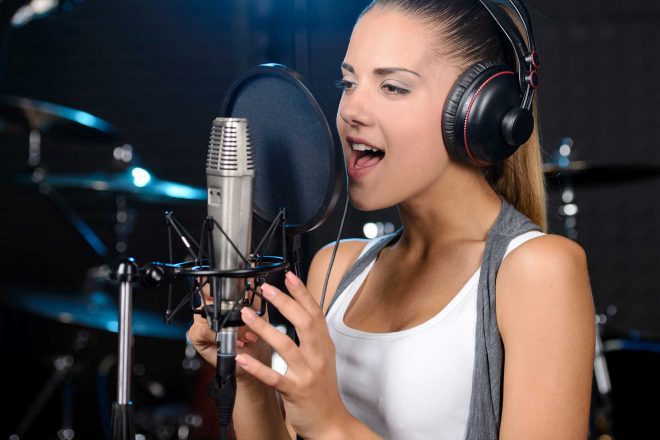 Female Pop Artists With Original Music – Auditions in The UK